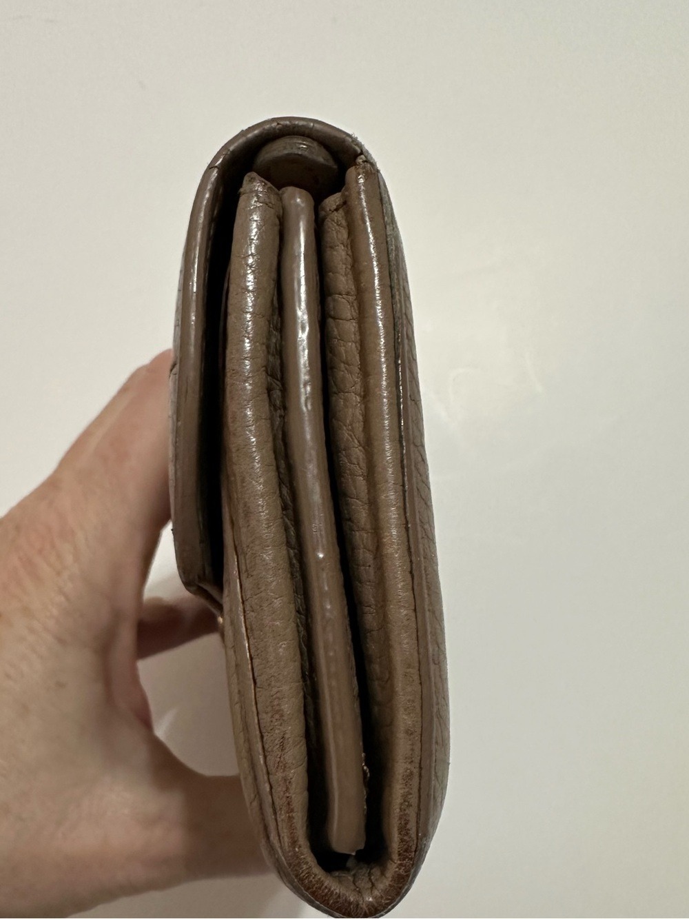 SALVATORE FERRAGAMO TAN LEATHER GANCINI CONTINENTAL WALLET MADE IN ITALY - Picture 5 of 15